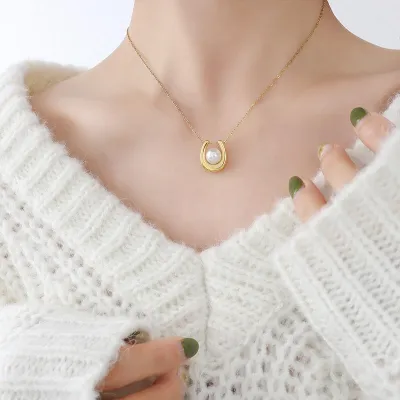 18K Gold Plated U-shaped Pearl Necklace